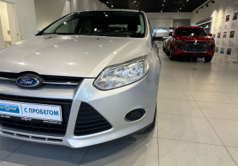 Подержанный автомобиль Ford Focus Hatchback 2014 года (9 фото)
