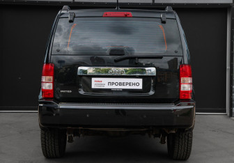 Подержанный автомобиль Jeep Cherokee 2011 года (5 фото)