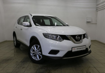 Подержанный автомобиль Nissan X-Trail 2016 года (2 фото)