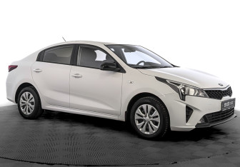 Подержанный автомобиль Kia Rio Sedan 2021 года (3 фото)