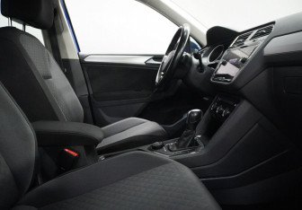 Подержанный автомобиль Volkswagen Tiguan 2020 года (11 фото)