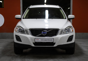 Подержанный автомобиль Volvo XC60 2010 года (2 фото)