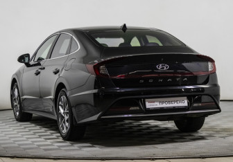 Подержанный автомобиль Hyundai Sonata 2020 года (7 фото)