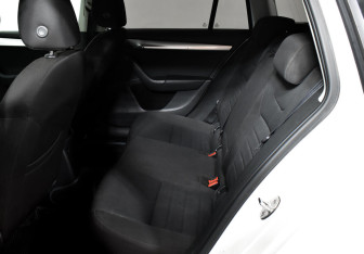 Подержанный автомобиль Skoda Octavia Wagon 2013 года (8 фото)