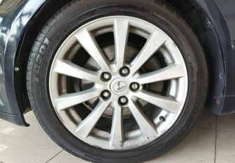 Подержанный автомобиль Lexus IS Sedan 2007 года (21 фото)