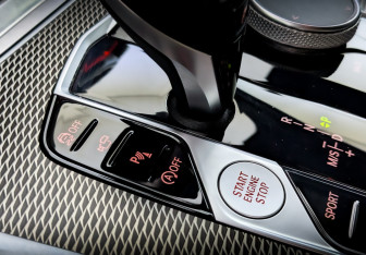 Подержанный автомобиль BMW X6 2020 года (29 фото)