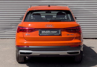 Подержанный автомобиль Audi Q3 2018 года (6 фото)