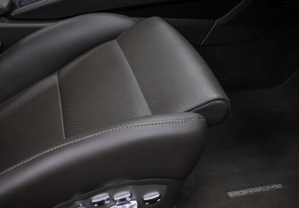 Подержанный автомобиль Porsche 911 Coupe 2018 года (11 фото)