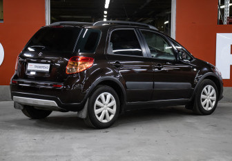 Подержанный автомобиль Suzuki SX4 Hatchback 2014 года (5 фото)