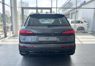 Новый Audi Q7 2025 (5 фото)