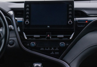 Подержанный автомобиль Toyota Camry Sedan 2021 года (14 фото)