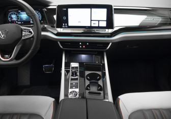 Подержанный автомобиль Volkswagen Teramont 2024 года (19 фото)
