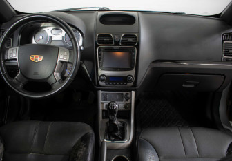 Подержанный автомобиль Geely Emgrand EC7 Hatchback 2012 года (11 фото)