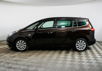 Подержанный автомобиль Opel Zafira Compactvan 2013 года (8 фото)