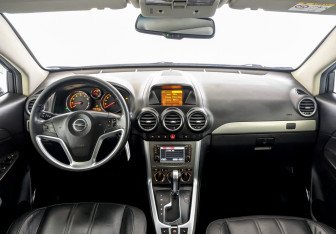 Подержанный автомобиль Opel Antara 2013 года (14 фото)