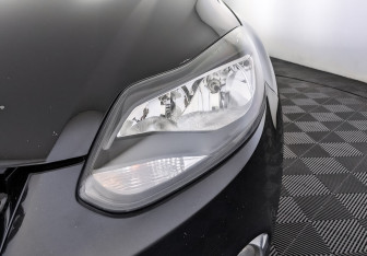 Подержанный автомобиль Ford Focus Hatchback 2014 года (7 фото)