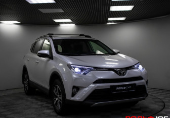 Подержанный автомобиль Toyota RAV4 2018 года (21 фото)
