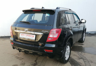 Подержанный автомобиль Lifan X60 2015 года (5 фото)