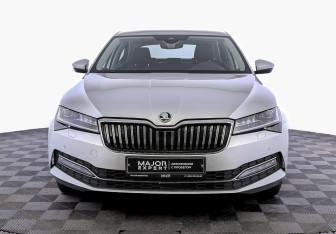 Подержанный автомобиль Skoda Superb Liftback 2020 года (2 фото)