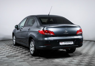 Подержанный автомобиль Peugeot 408 2012 года (7 фото)