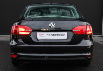 Подержанный автомобиль Volkswagen Jetta Sedan 2011 года (5 фото)