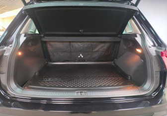 Подержанный автомобиль Volkswagen Tiguan 2018 года (12 фото)