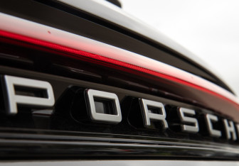 Подержанный автомобиль Porsche Cayenne 2023 года (40 фото)