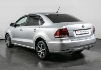 Подержанный автомобиль Volkswagen Polo Sedan 2016 года (7 фото)