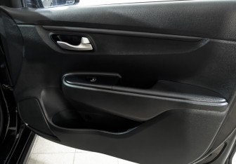 Подержанный автомобиль Kia Rio Hatchback 2021 года (24 фото)