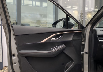 Подержанный автомобиль Omoda C5 2023 года (21 фото)
