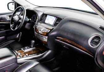 Подержанный автомобиль Infiniti QX60 2014 года (9 фото)