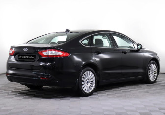 Подержанный автомобиль Ford Mondeo Sedan 2017 года (5 фото)