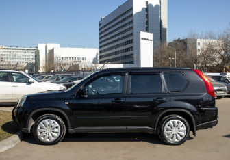 Подержанный автомобиль Nissan X-Trail 2011 года (6 фото)