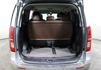 Подержанный автомобиль Hyundai Grand Starex 2019 года (19 фото)