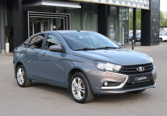 Подержанный автомобиль LADA (ВАЗ) Vesta Sedan 2017 года (3 фото)
