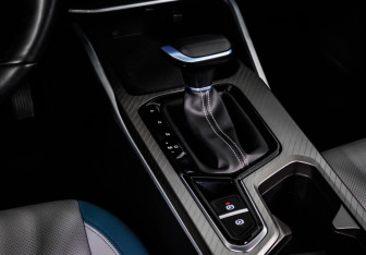 Подержанный автомобиль Geely Emgrand 2023 года (18 фото)