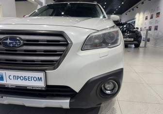 Подержанный автомобиль Subaru Outback Wagon 2017 года (9 фото)