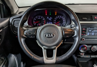 Подержанный автомобиль Kia Rio Hatchback 2021 года (21 фото)
