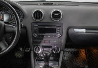 Подержанный автомобиль Audi A3 Hatchback 2009 года (14 фото)