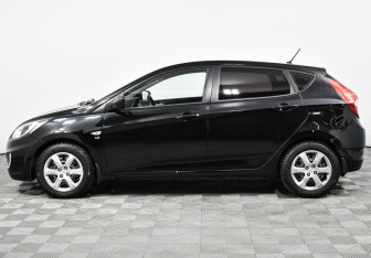 Подержанный автомобиль Hyundai Solaris Hatchback 2012 года (3 фото)