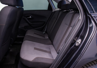 Подержанный автомобиль Volkswagen Polo Sedan 2017 года (11 фото)
