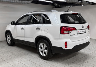 Подержанный автомобиль Kia Sorento 2018 года (7 фото)