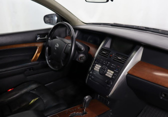 Подержанный автомобиль Nissan Teana 2007 года (10 фото)