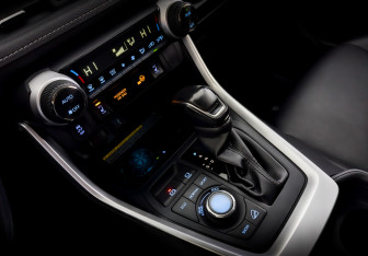 Подержанный автомобиль Toyota RAV4 2022 года (29 фото)