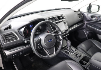 Подержанный автомобиль Subaru Legacy Sedan 2019 года (8 фото)