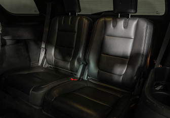 Подержанный автомобиль Ford Explorer 2014 года (20 фото)