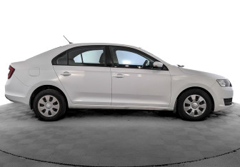 Подержанный автомобиль Skoda Rapid Liftback 2019 года (4 фото)