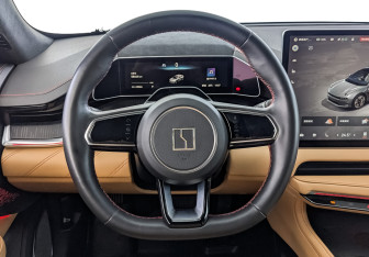 Подержанный автомобиль Zeekr 001 2023 года (21 фото)