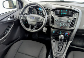 Подержанный автомобиль Ford Focus Hatchback 2018 года (29 фото)