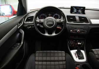 Подержанный автомобиль Audi Q3 2015 года (9 фото)